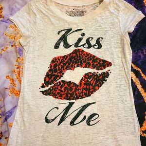 Rocket Girl short sleeve Kiss me shirt size L